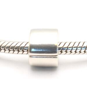 Authentic PANDORA Smooth Plain Clip - 790138